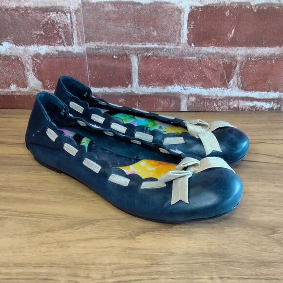 Born Flats Womens Size 8 Leather Flower Print Slip On Loafers Ballet - Picture 1 of 7